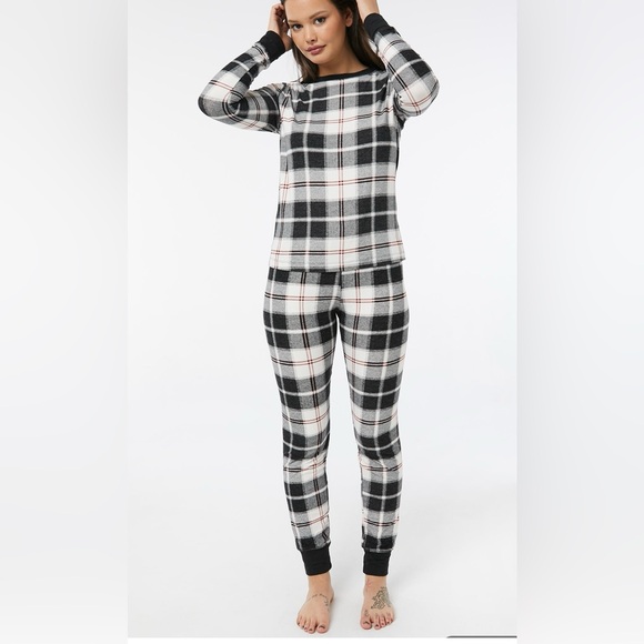 Ardene Plaid Skinny Jogger Pj Set / NWT - Picture 3 of 10